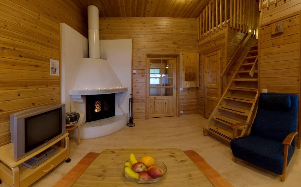 Holiday Club Yllaes Apartments And Cottages Akaslompolo Bagian luar foto